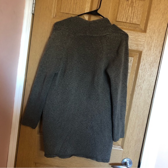 Community Vetus Cardigan - Picture 2 of 5